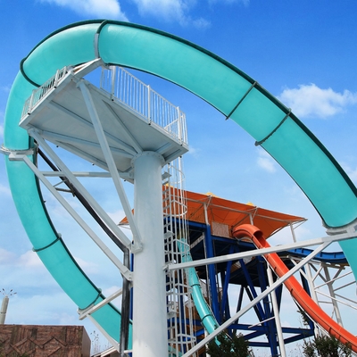Slide aquático de fibra de vidro Vison Aqua Loop para parques temáticos