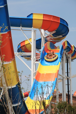 Resina gigante de Ashland das corrediças de água da fibra de vidro do Bumerangue/DSM, altura da plataforma de 18.75m