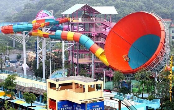 Deslizante de água gigante para parque aquático. Fabricante de deslizantes de fibra de vidro Tornado desde 1994. Deslizante de balsa personalizado para 4 pessoas (HT-31).