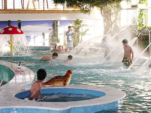 Corrosion-resistant SPA Hydrotherapy Equipment with Hot-dip Galvanized Steel Structure and Intelligent Control System