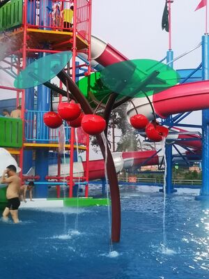 Equipamento de brinquedo aquático infantil com estrutura de aço galvanizado a quente, fluxo de fibra de vidro resistente à corrosão e design de segurança em águas rasas
