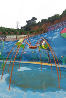Equipamento de brinquedo aquático infantil com estrutura de aço galvanizado a quente, fluxo de fibra de vidro resistente à corrosão e design de segurança em águas rasas