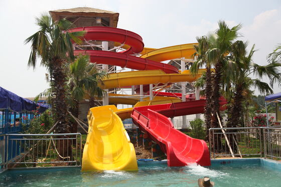 Tobogã Espiral Personalizado Multifaixas para Parques Aquáticos - Fabricante Auditado pela SGS