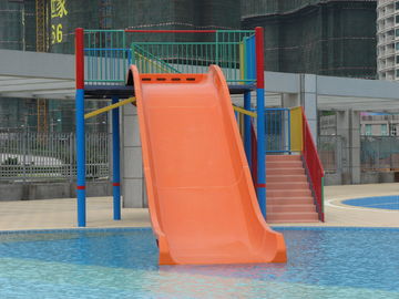 Corrediça de água larga das crianças da fibra de vidro, corrediças da altura de 5.0m para o parque da água